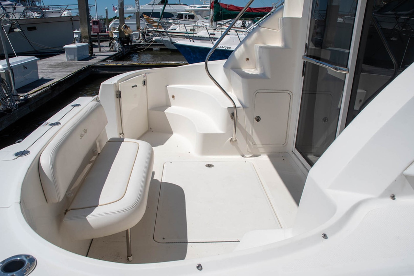 Sea Ray-Sedan Bridge 390 2010-Bad Decision Charleston-South Carolina-United States-Cockpit Seating-1681748 | Thumbnail