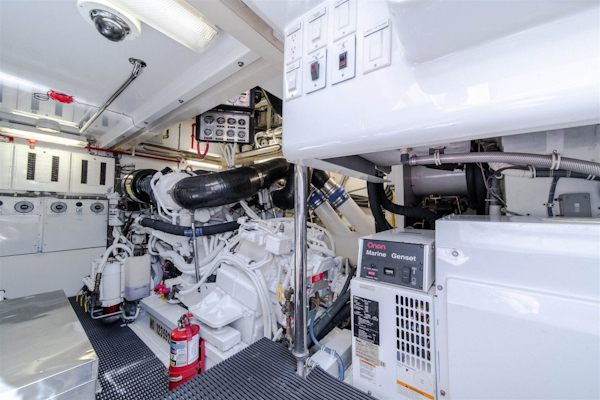 Hatteras-68 Convertible 2006-Dr. Dark Boca Raton-Florida-United States-Engine Room-1685825
