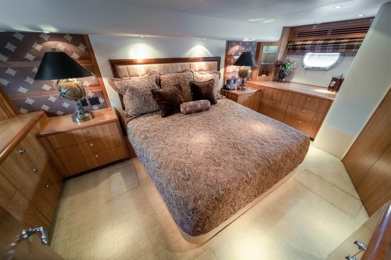 Hatteras-68 Convertible 2006-Dr. Dark Boca Raton-Florida-United States-Master Stateroom-1685756 | Thumbnail