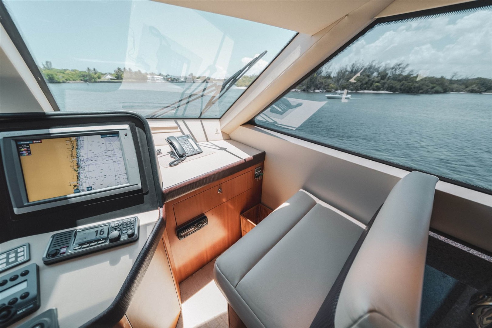 Hatteras-68 Convertible 2006-Dr. Dark Boca Raton-Florida-United States-Flybridge Starboard Forward-1685788 | Thumbnail