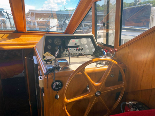 Ocean Alexander-Sedan Bridge 1993-Bird of Paradise Seattle-Washington-United States-Helm-1687864