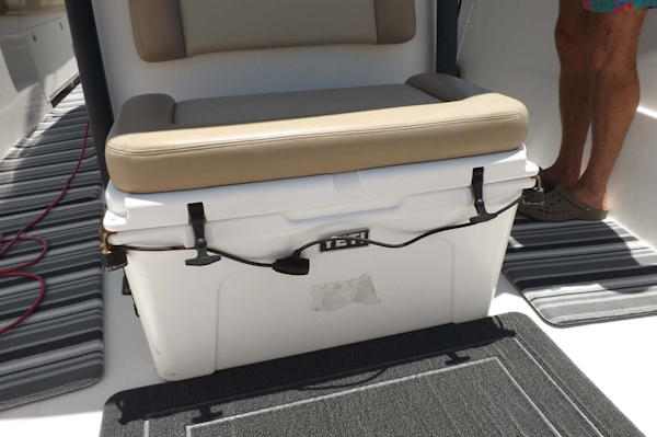 Sailfish-320 Center Console 2015-ANDIAMO Mt. Pleasant-South Carolina-United States-Built-In Yeti Cooler-1695087