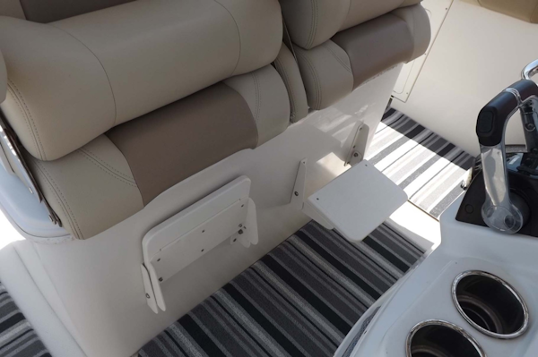 Sailfish-320 Center Console 2015-ANDIAMO Mt. Pleasant-South Carolina-United States-Footrests-1695095