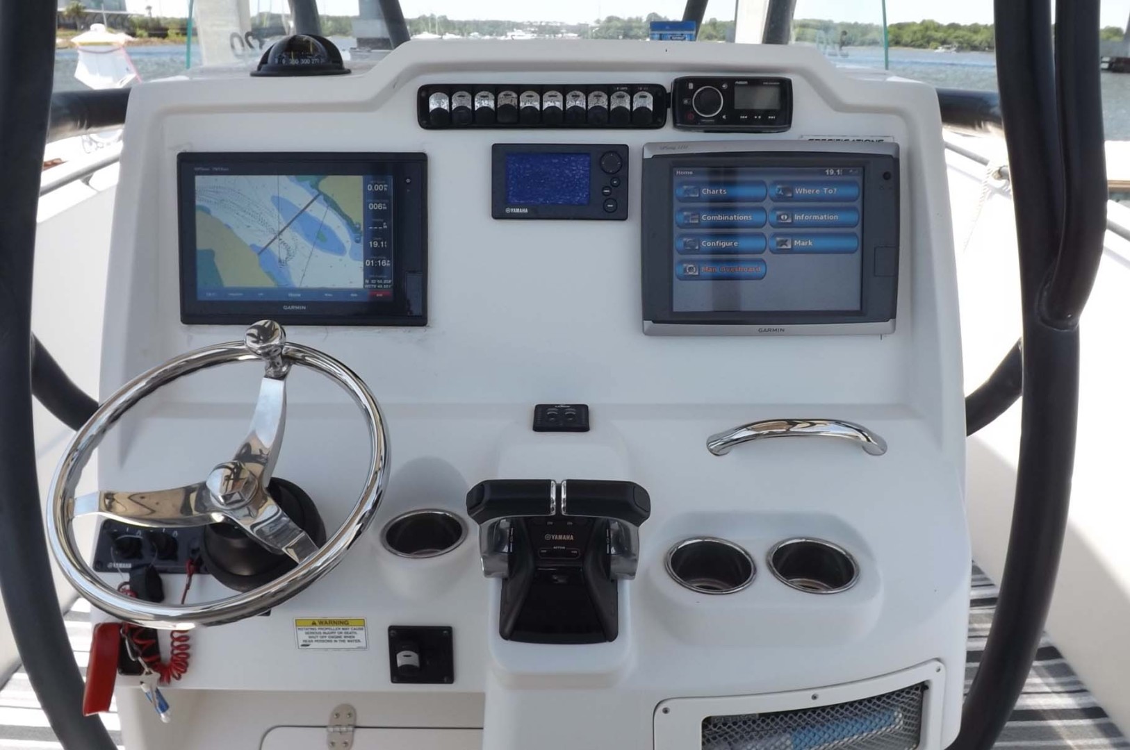 Sailfish-320 Center Console 2015-ANDIAMO Mt. Pleasant-South Carolina-United States-Helm-1695091 | Thumbnail