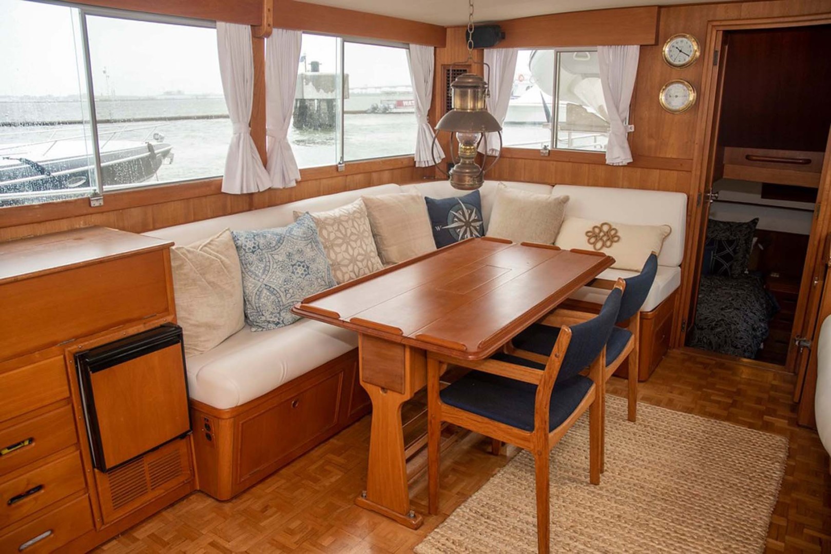 Grand Banks-42 Classic 1993-GOOD DAY Mount Pleasant-South Carolina-United States-Access to Master Stateroom Aft-1700969 | Thumbnail