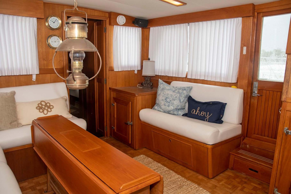 Grand Banks-42 Classic 1993-GOOD DAY Mount Pleasant-South Carolina-United States-Small Settee to Port-1700963
