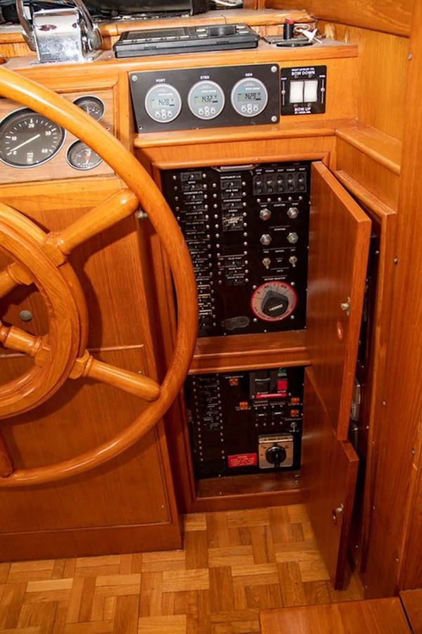 Grand Banks-42 Classic 1993-GOOD DAY Mount Pleasant-South Carolina-United States-AC-DC Panels-1700950
