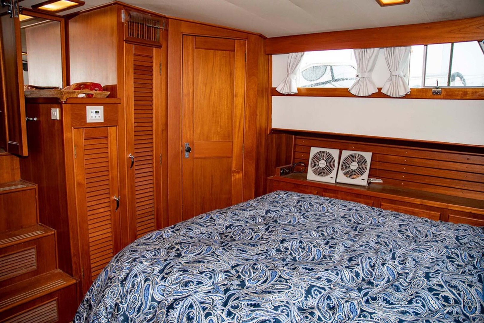 Grand Banks-42 Classic 1993-GOOD DAY Mount Pleasant-South Carolina-United States-Master Stateroom-1700975 | Thumbnail