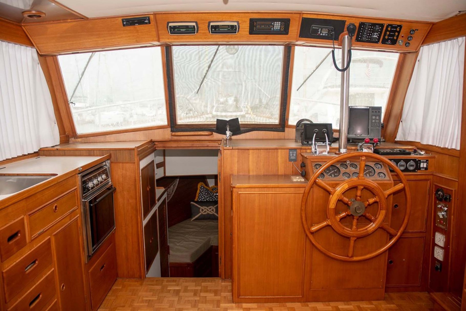 Grand Banks-42 Classic 1993-GOOD DAY Mount Pleasant-South Carolina-United States-Galley to Port and Helm to Starboard-1700954 | Thumbnail