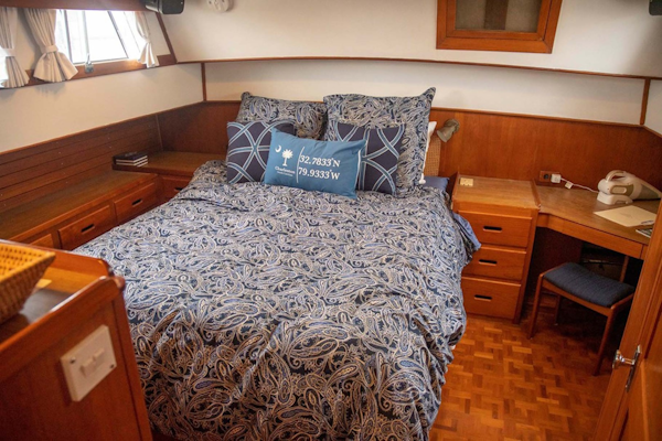 Grand Banks-42 Classic 1993-GOOD DAY Mount Pleasant-South Carolina-United States-Master Queen Walkaround Berth-1700976