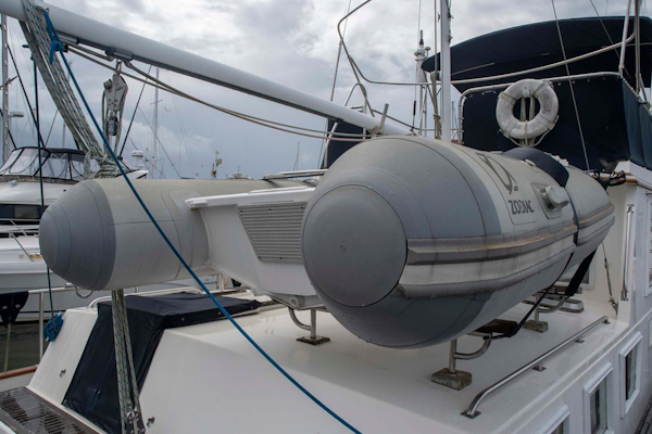 Grand Banks-42 Classic 1993-GOOD DAY Mount Pleasant-South Carolina-United States-2019 Zodiac Tender-1701024