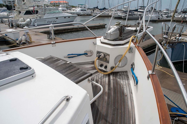 Grand Banks-42 Classic 1993-GOOD DAY Mount Pleasant-South Carolina-United States-Starboard Bow-1700999