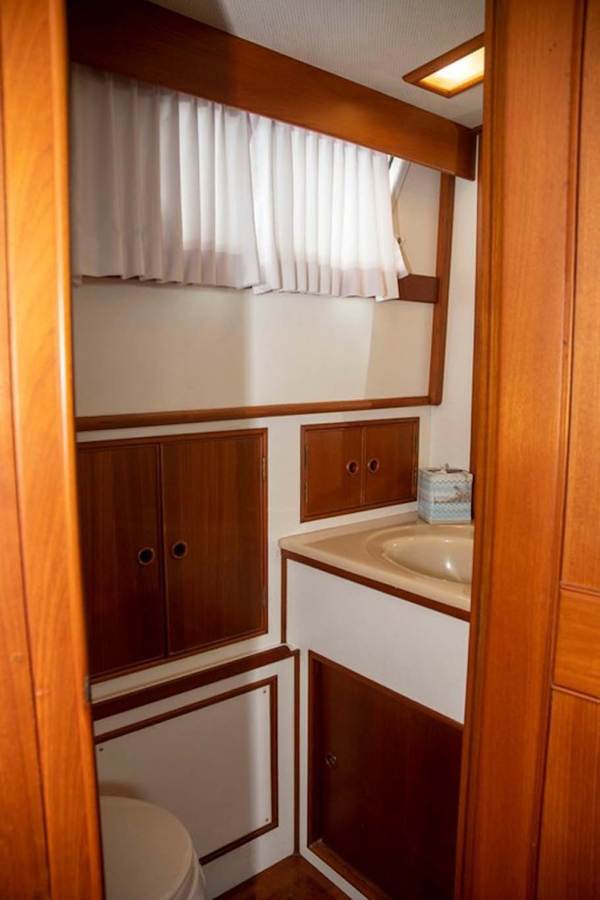 Grand Banks-42 Classic 1993-GOOD DAY Mount Pleasant-South Carolina-United States-Guest Head-1700992