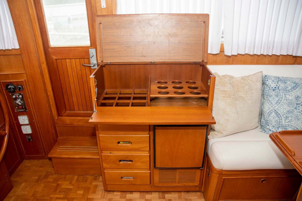 Grand Banks-42 Classic 1993-GOOD DAY Mount Pleasant-South Carolina-United States-Built-In Wet Bar-1700968