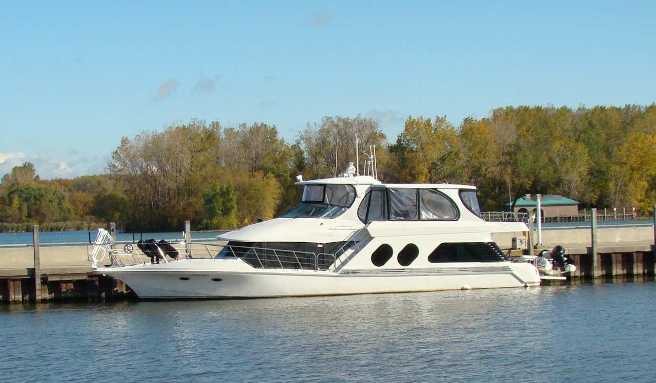 Used Bluewater 58' Millennium 5800 For Sale In Michigan | RAY SEA LADY | United Yacht