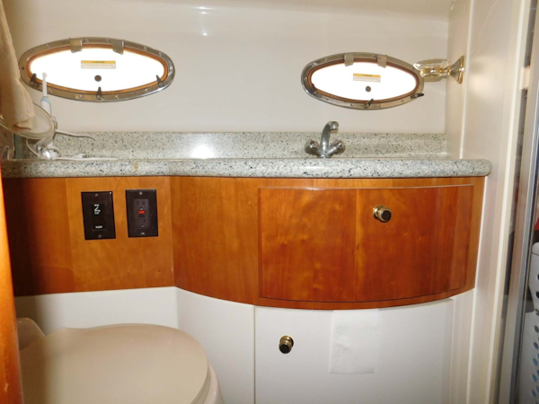 Carver-444 Cockpit Motor Yacht 2001-Happiness Merritt Island-Florida-United States-Guest Head-1706160