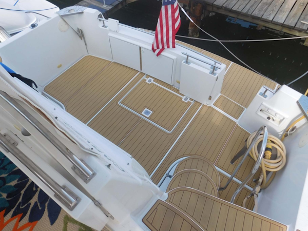 Carver-444 Cockpit Motor Yacht 2001-Happiness Merritt Island-Florida-United States-Cockpit with Sea Deck-1706175
