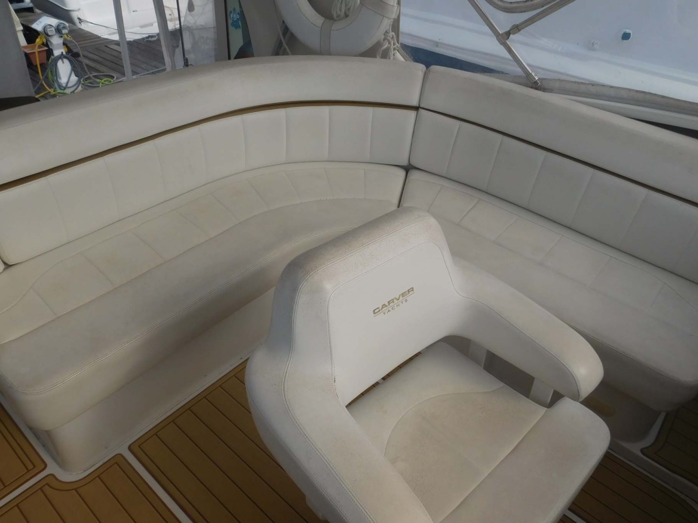 Carver-444 Cockpit Motor Yacht 2001-Happiness Merritt Island-Florida-United States-Helm Seat and Wraparound Seating-1706169 | Thumbnail