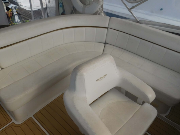 Carver-444 Cockpit Motor Yacht 2001-Happiness Merritt Island-Florida-United States-Helm Seat and Wraparound Seating-1706169