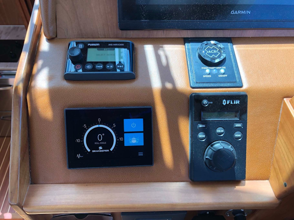 Sabre-38 Salon Express 2019-Respite Falmouth-Massachusetts-United States-1714411