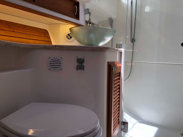 Sabre-38 Salon Express 2019-Respite Falmouth-Massachusetts-United States-1714406