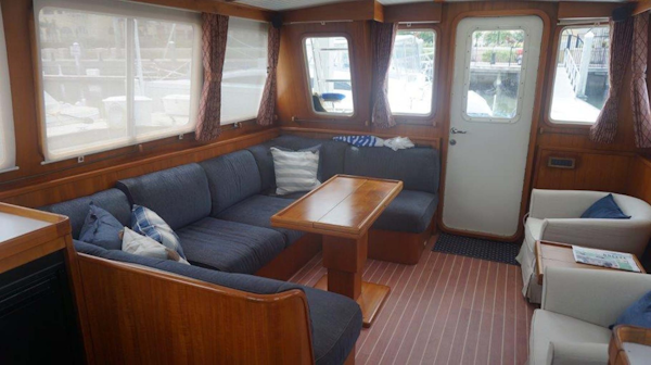 Little Harbor-WhisperJet Flybridge Cruiser 1999-Sheer Luck Marco Island-Florida-United States-Salon U-Shaped Lounge Seating and 2 High Low Tables-1722810