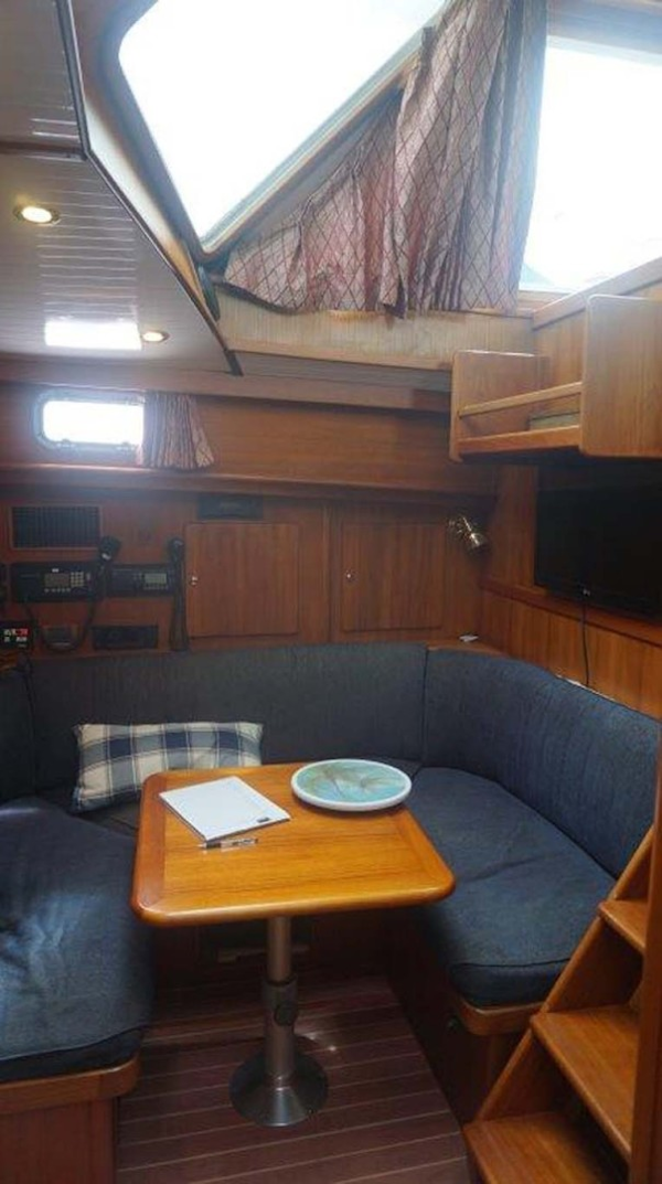 Little Harbor-WhisperJet Flybridge Cruiser 1999-Sheer Luck Marco Island-Florida-United States-Dinette-1722823