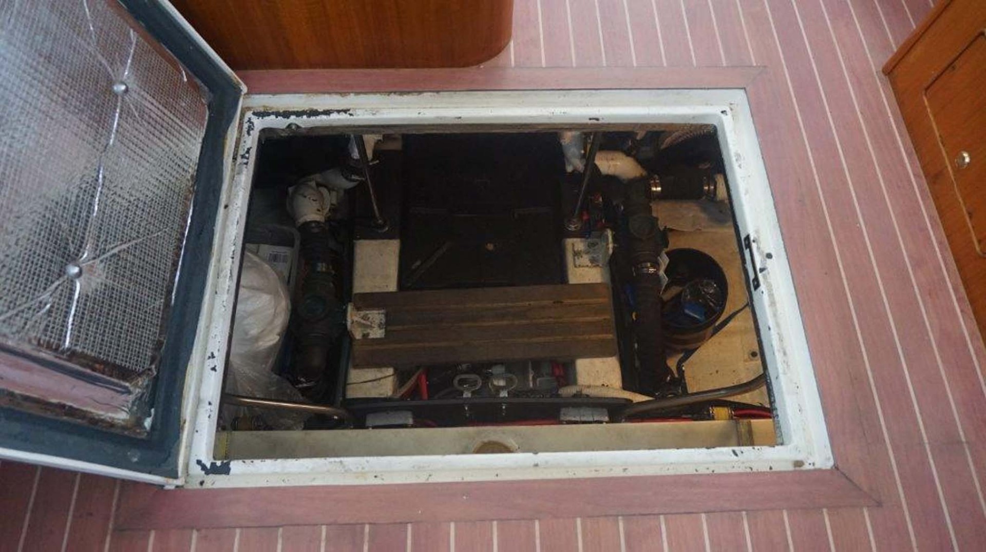 Little Harbor-WhisperJet Flybridge Cruiser 1999-Sheer Luck Marco Island-Florida-United States-Access to Engine Room in Salon-1722881 | Thumbnail