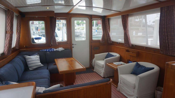 Little Harbor-WhisperJet Flybridge Cruiser 1999-Sheer Luck Marco Island-Florida-United States-Salon 2 Barrel Chairs to Port-1722813