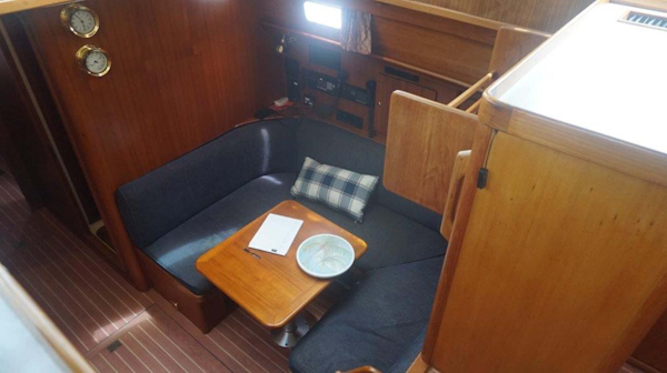Little Harbor-WhisperJet Flybridge Cruiser 1999-Sheer Luck Marco Island-Florida-United States-Dinette Down Starboard Side-1722818