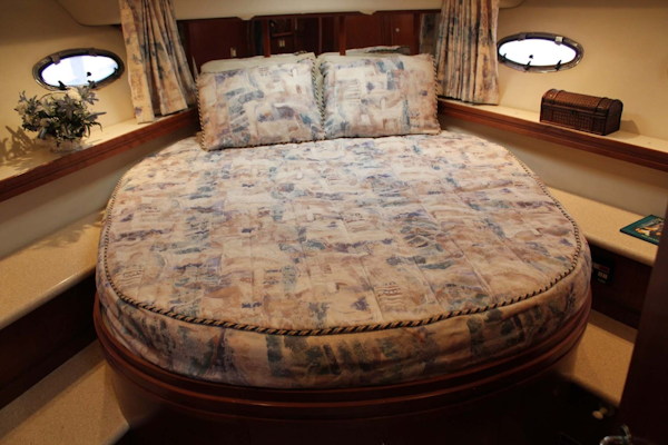 Carver-53 Voyager 1998-Sitting Duck Cape Coral-Florida-United States-Bow Stateroom-1724554