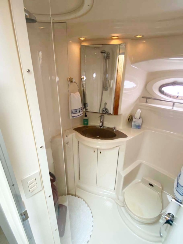Maxum-4600 SCB 2000-Four Cs Seattle-Washington-United States-Guest Head and Shower-1726712