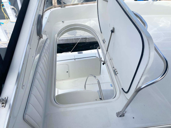 Maxum-4600 SCB 2000-Four Cs Seattle-Washington-United States-Down View from Flybridge-1726716