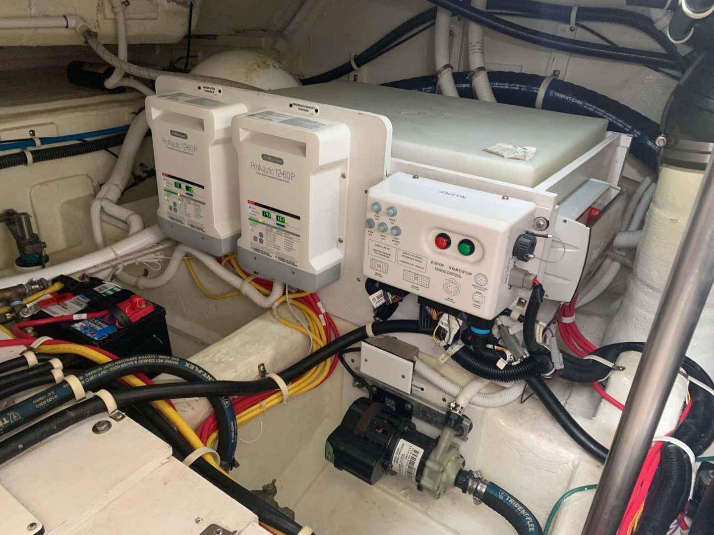 Carver-C40 Command Bridge 2014-FINAL TOUCH Charlestown-Massachusetts-United States-Engine Room Aft Starboard View-1728548 | Thumbnail