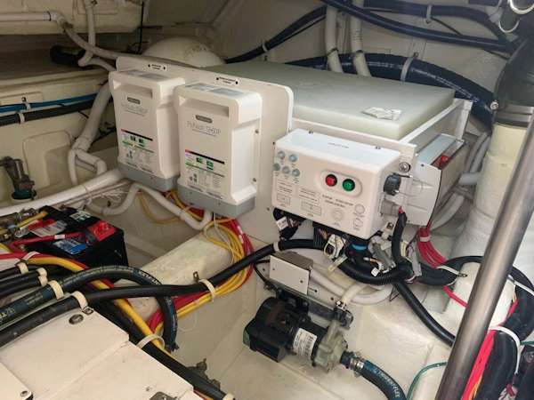 Carver-C40 Command Bridge 2014-FINAL TOUCH Charlestown-Massachusetts-United States-Engine Room Aft Starboard View-1728548