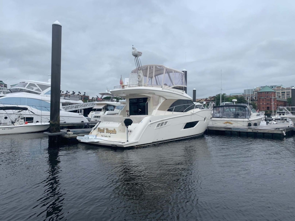 Carver-C40 Command Bridge 2014-FINAL TOUCH Charlestown-Massachusetts-United States-Stern View-1728556