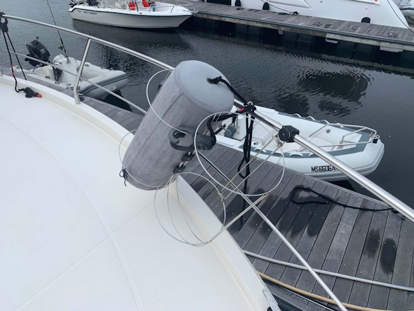 Carver-C40 Command Bridge 2014-FINAL TOUCH Charlestown-Massachusetts-United States-Stainless Steel Fender Racks (Port and Starboard)-1728522