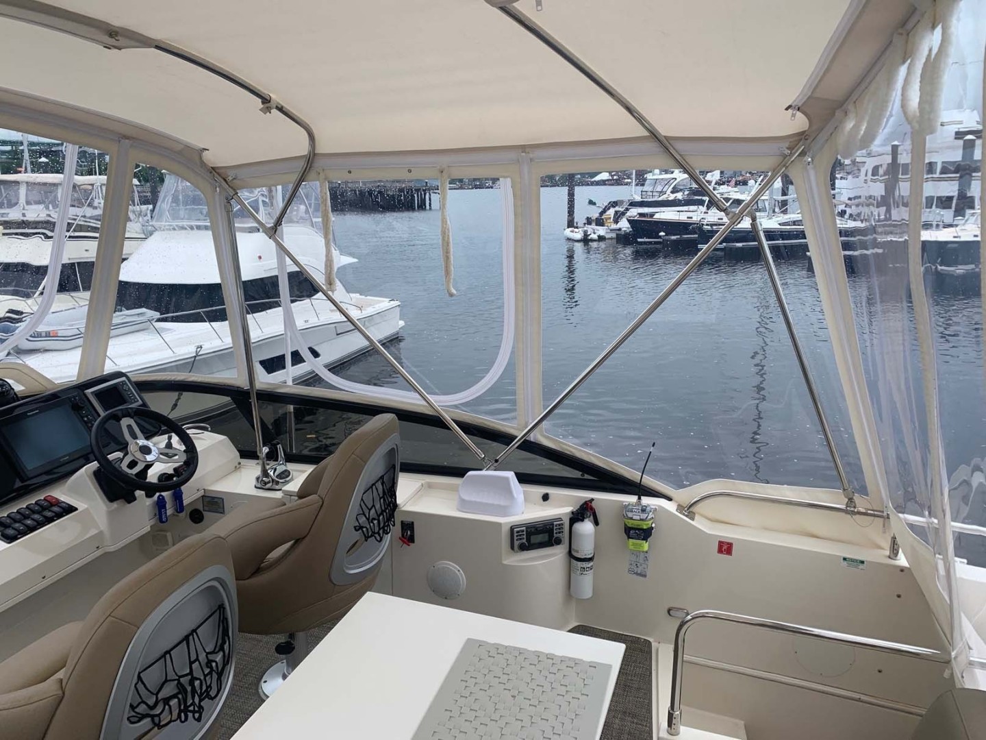 Carver-C40 Command Bridge 2014-FINAL TOUCH Charlestown-Massachusetts-United States-Command Bridge Starboard View-1728536 | Thumbnail