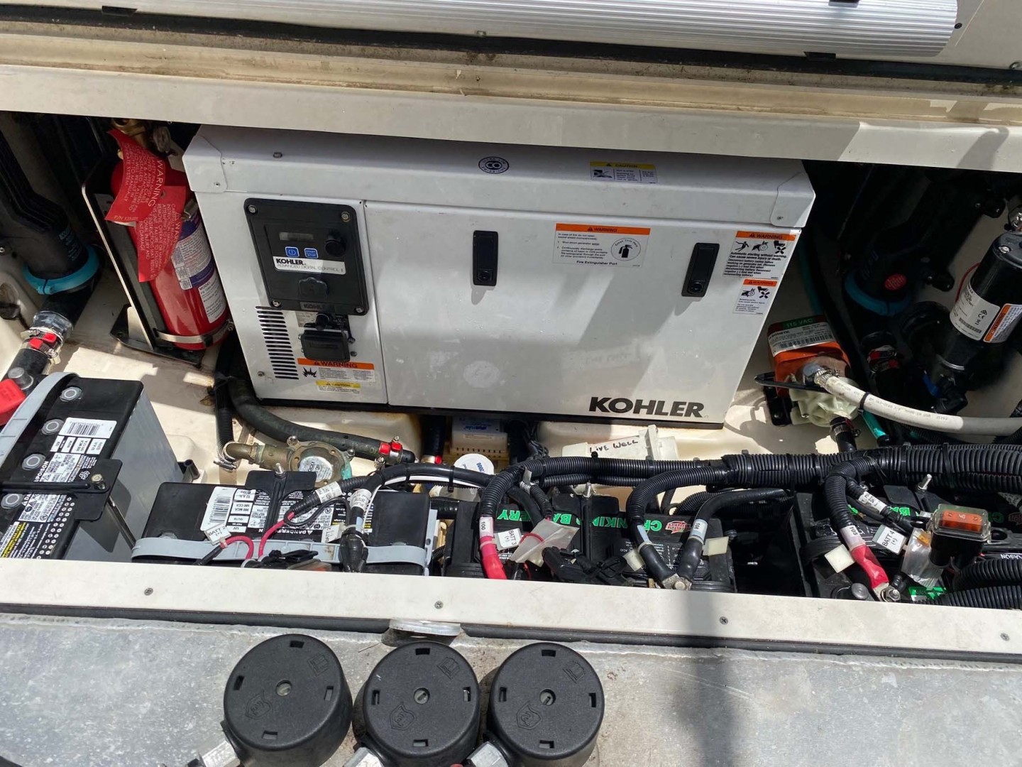 Boston Whaler-315 Conquest 2018 -Key Largo-Florida-United States-Kohler 7KW Generator and Batteries-1733294 | Thumbnail