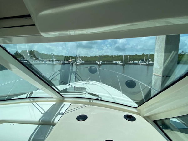 Boston Whaler-315 Conquest 2018 -Key Largo-Florida-United States-Bow View from Helm-1733280