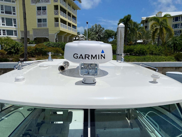 Boston Whaler-315 Conquest 2018 -Key Largo-Florida-United States-Hardtop with Radar Dome and Spotlight-1733276