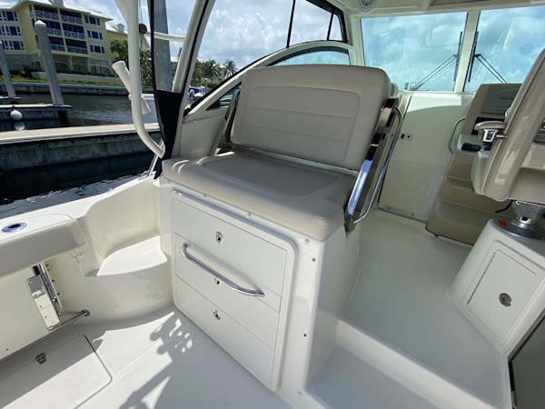 Boston Whaler-315 Conquest 2018 -Key Largo-Florida-United States-Reversible Seat Port-1733287