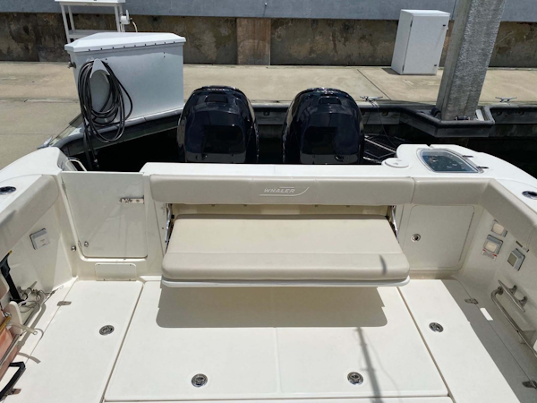 Boston Whaler-315 Conquest 2018 -Key Largo-Florida-United States-Cockpit Aft Seat-1733292
