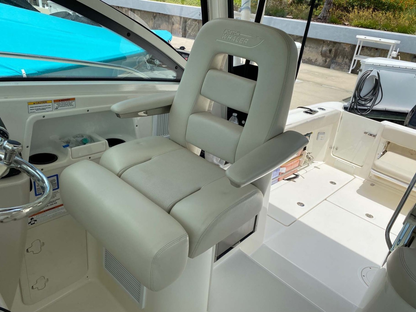 Boston Whaler-315 Conquest 2018 -Key Largo-Florida-United States-Helm Seat-1733286 | Thumbnail