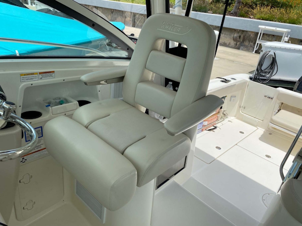 Boston Whaler-315 Conquest 2018 -Key Largo-Florida-United States-Helm Seat-1733286
