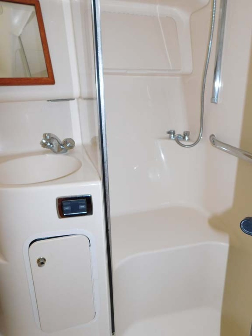 Sea Ray-420 Aft Cabin Motor Yacht 2002-TRAVELER Merritt Island-Florida-United States-Forward Shower-1749409 | Thumbnail