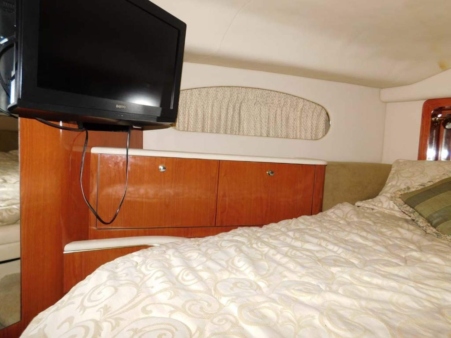 Sea Ray-420 Aft Cabin Motor Yacht 2002-TRAVELER Merritt Island-Florida-United States-V-Berth-1749406 | Thumbnail