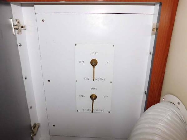 Sea Ray-420 Aft Cabin Motor Yacht 2002-TRAVELER Merritt Island-Florida-United States-Engine Kill Switches-1749412