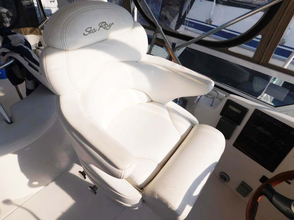 Sea Ray-420 Aft Cabin Motor Yacht 2002-TRAVELER Merritt Island-Florida-United States Captains Helm Chair-1749436