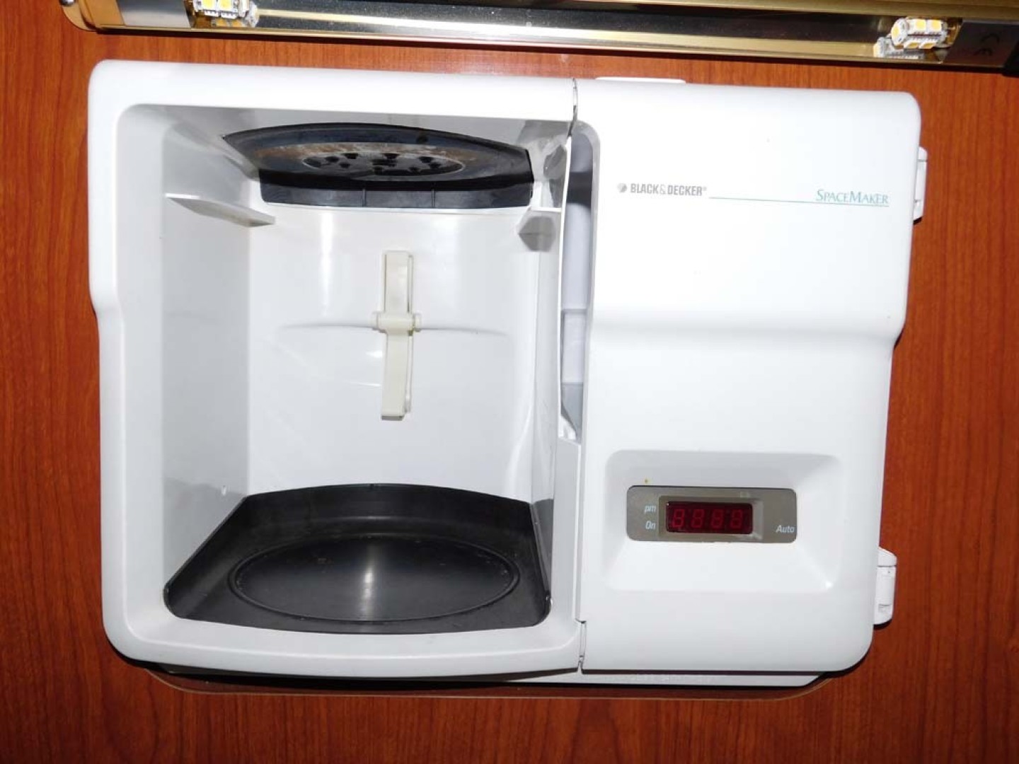 Sea Ray-420 Aft Cabin Motor Yacht 2002-TRAVELER Merritt Island-Florida-United States-Black and Decker SpaceSaver Coffee Maker-1749400 | Thumbnail